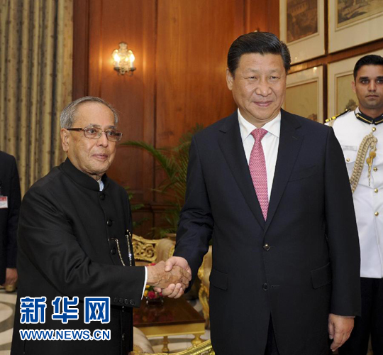 9月18日，國(guó)家主席習(xí)近平在新德里會(huì)見(jiàn)印度總統(tǒng)慕克吉。 新華社記者張鐸 攝 