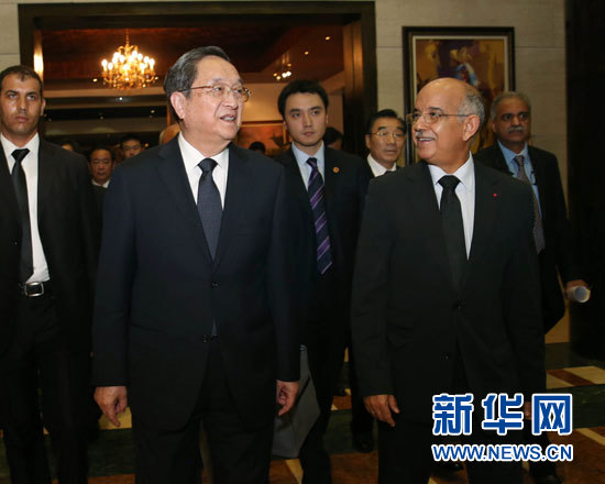 11月3日，全國政協(xié)主席俞正聲在拉巴特與摩洛哥參議長比亞迪拉進(jìn)行會談。 新華社記者 劉衛(wèi)兵 攝