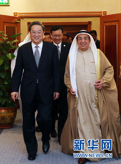 11月6日，正在巴林進行正式友好訪問的全國政協(xié)主席俞正聲在麥納麥會見巴林副首相穆罕默德。 新華社記者劉衛(wèi)兵攝