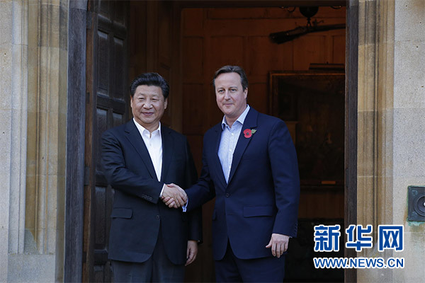 10月22日，國家主席習(xí)近平在契克斯首相鄉(xiāng)間別墅同英國首相卡梅倫再次會晤。新華社記者 鞠鵬 攝