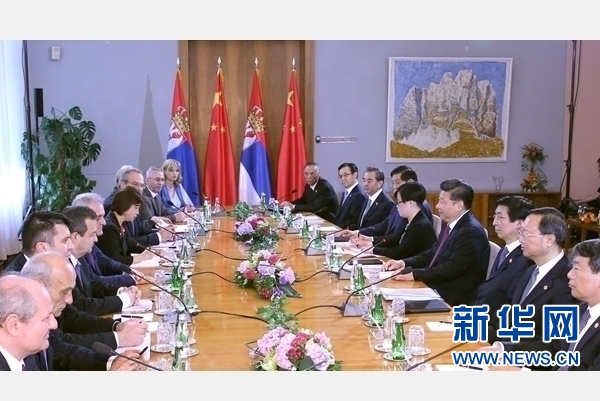 6月18日，國(guó)家主席習(xí)近平在貝爾格萊德同塞爾維亞總統(tǒng)尼科利奇舉行會(huì)談。 新華社記者 馬占成 攝