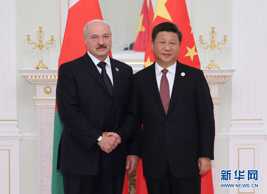  6月24日，國(guó)家主席習(xí)近平在塔什干會(huì)見白俄羅斯總統(tǒng)盧卡申科。新華社記者 蘭紅光 攝 