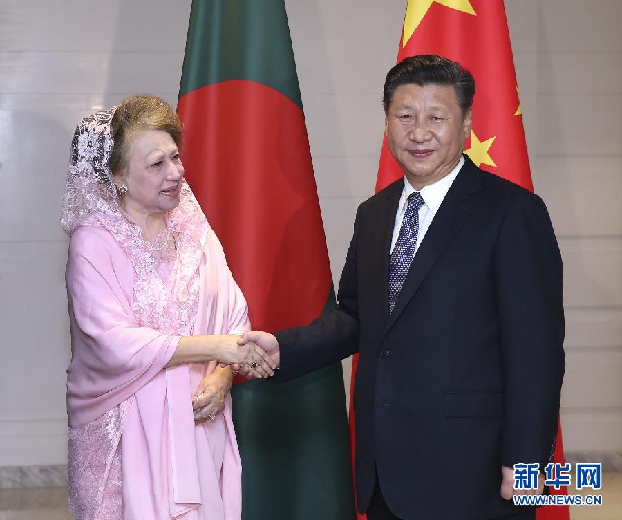 10月14日，國家主席習近平在達卡會見孟加拉國民族主義黨主席卡莉達·齊亞。  新華社記者龐興雷攝 