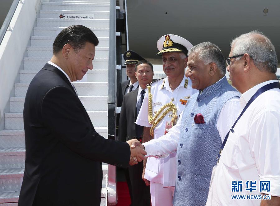 10月15日，國家主席習(xí)近平抵達(dá)印度果阿，應(yīng)印度總理莫迪邀請，出席金磚國家領(lǐng)導(dǎo)人第八次會晤。 新華社記者蘭紅光攝 