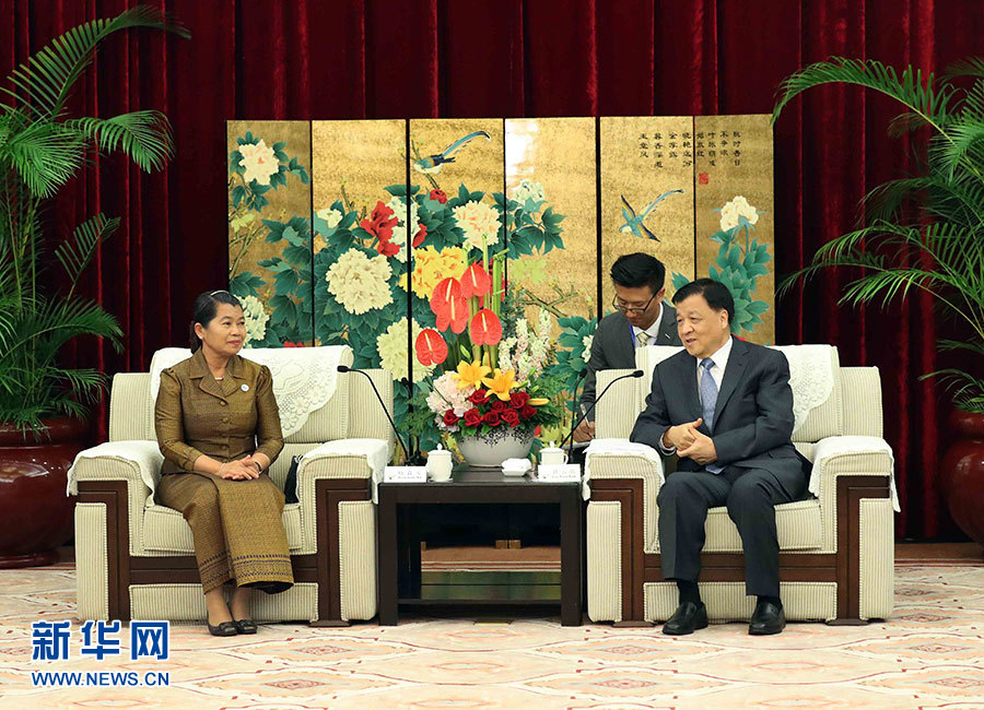 6月11日，中共中央政治局常委、中央書記處書記劉云山在福州會(huì)見來華出席金磚國(guó)家政黨、智庫(kù)和民間社會(huì)組織論壇的柬埔寨人民黨中央常委、副首相梅森安。新華社記者劉衛(wèi)兵攝