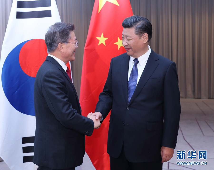 7月6日，國家主席習(xí)近平在柏林會見韓國總統(tǒng)文在寅。 新華社記者 王曄攝