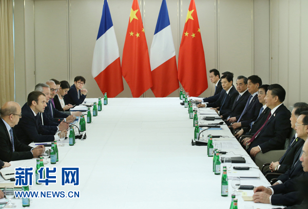 7月8日，國(guó)家主席習(xí)近平在漢堡會(huì)見法國(guó)總統(tǒng)馬克龍。新華社記者 姚大偉 攝