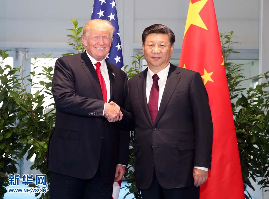 7月8日，國(guó)家主席習(xí)近平在二十國(guó)集團(tuán)領(lǐng)導(dǎo)人漢堡峰會(huì)閉幕后會(huì)見美國(guó)總統(tǒng)特朗普，就中美關(guān)系及共同關(guān)心的重大國(guó)際和地區(qū)問(wèn)題深入交換意見。新華社記者 姚大偉 攝