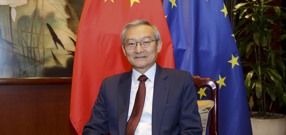 專訪：中歐已形成“你中有我、我中有你”的利益交融格局——訪中國(guó)駐歐盟使團(tuán)團(tuán)長(zhǎng)張明